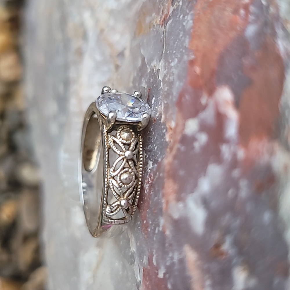 Beautiful Ring - image 4